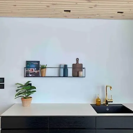 Hébergement de vacances Spectacular New Build House With An Amazing View! - Kvaloya, Tromso *
